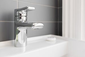 お腹の脂肪吸引後、シャワーや入浴はいつから可能ですか？
