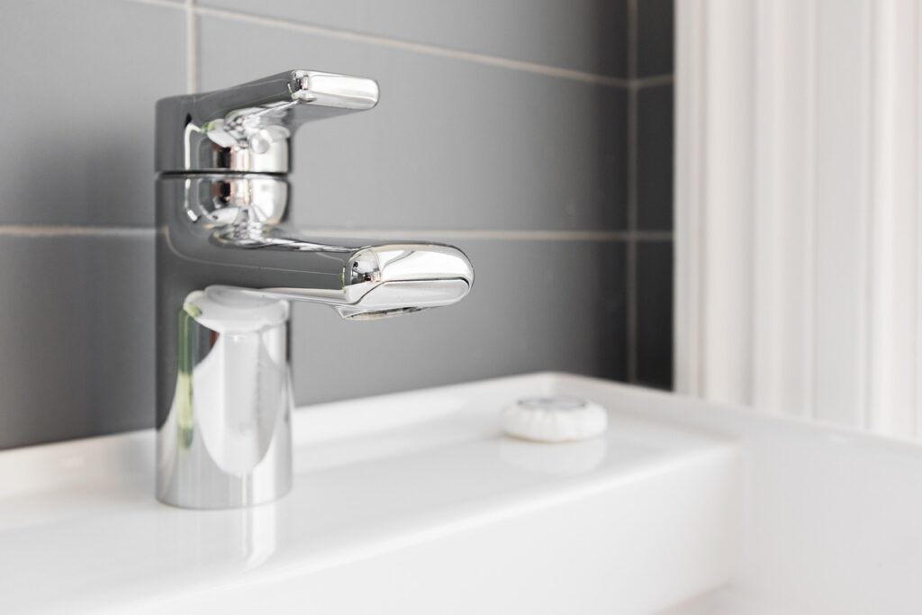 お腹の脂肪吸引後、シャワーや入浴はいつから可能ですか？