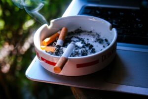 お腹の脂肪吸引後、喫煙やアルコールはいつから可能ですか？
